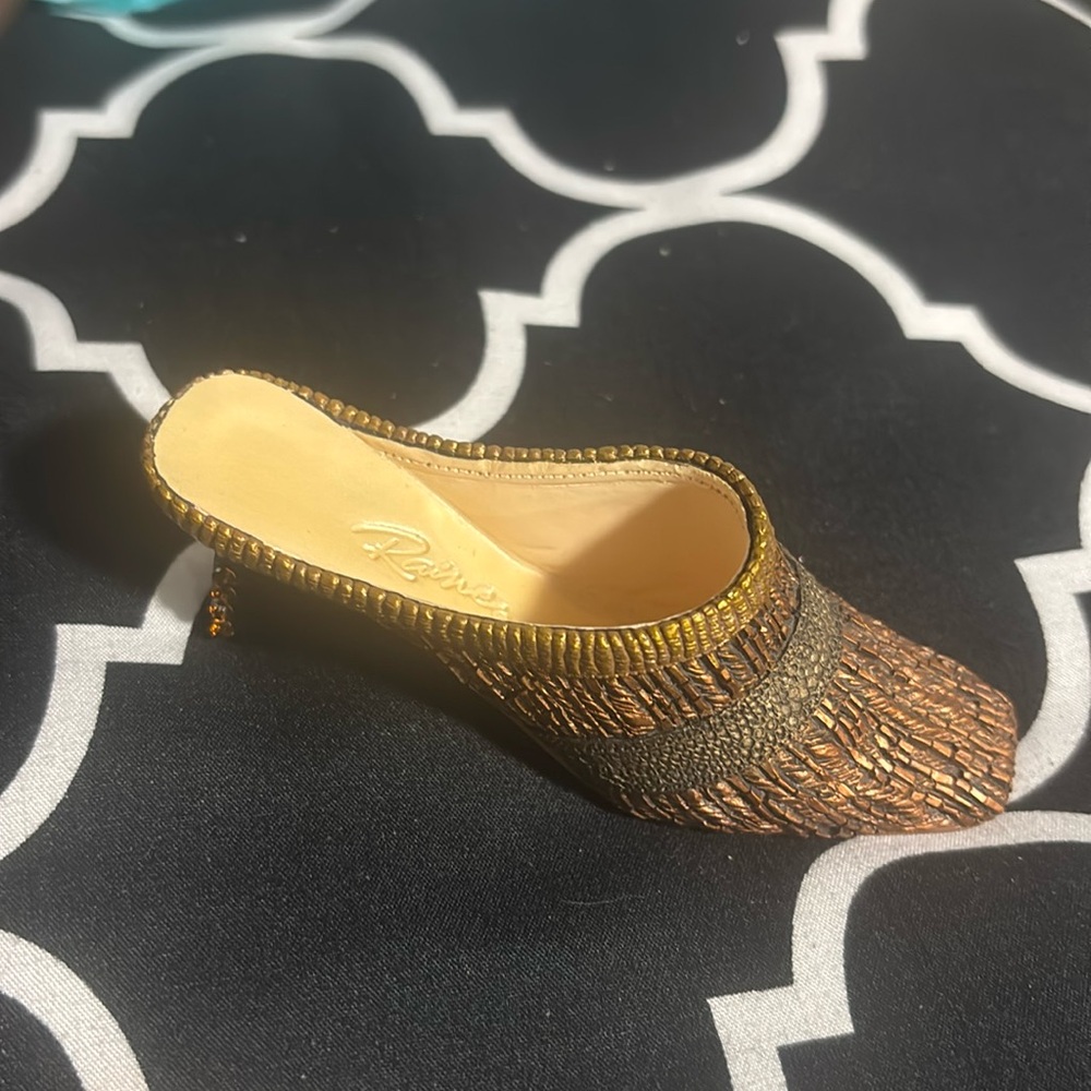 Just The Right Shoe miniature shoe collection
